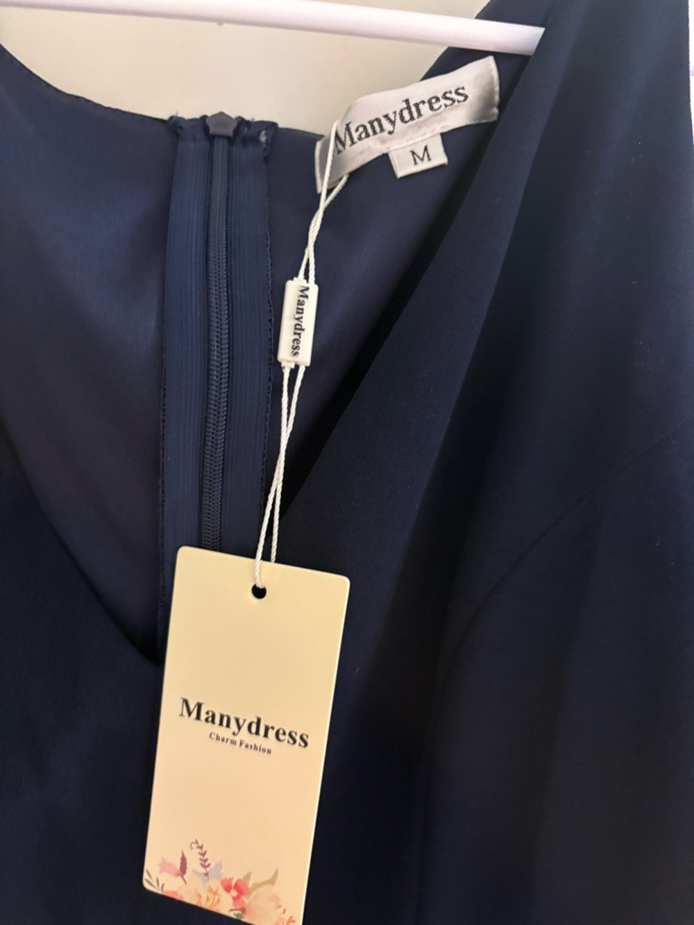 Navy Sheath Dress – Elegant V-Neck Cocktail / Work Dress – Size Medium NWT - Picture 4 of 4